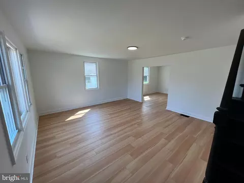 2533 Green St, Chester, PA 19013