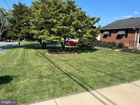 Exterior - 2867 Larkin Rd, Ogden, PA 19061 photo 1 of 3