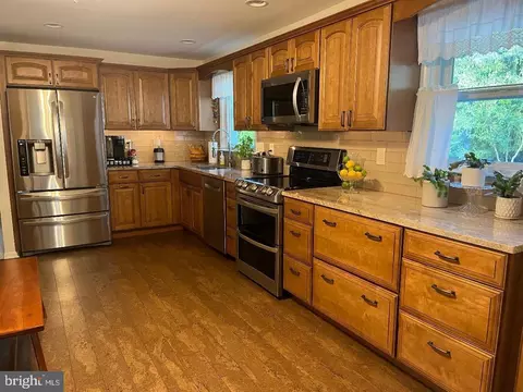 Kitchen - 2867 Larkin Rd, Ogden, PA 19061 photo 3 of 3