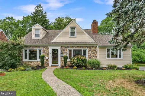 128 Golf Hills Rd, Havertown, PA 19083