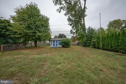 Exterior - 427 Wayne Ave, Springfield, PA 19064 photo 6 of 8