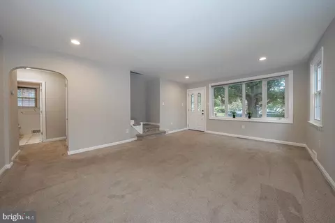 Living - 427 Wayne Ave, Springfield, PA 19064 photo 3 of 10