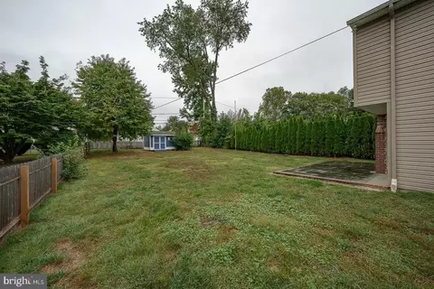 Exterior - 427 Wayne Ave, Springfield, PA 19064 photo 5 of 8