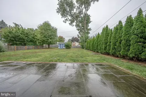 Exterior - 427 Wayne Ave, Springfield, PA 19064 photo 7 of 8
