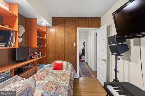 Bedroom - 7527 Parkview Rd, Upper Darby, PA 19082 photo 6 of 6