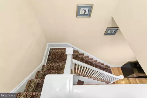 Entry Way - 7527 Parkview Rd, Upper Darby, PA 19082 photo 4 of 7