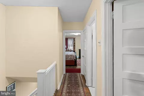 Entry Way - 7527 Parkview Rd, Upper Darby, PA 19082 photo 5 of 7