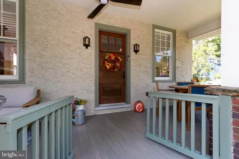 138 Chamounix Rd, Wayne, PA 19087