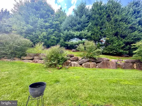 49 Dresner Cir, Ogden, PA 19061 photo 17