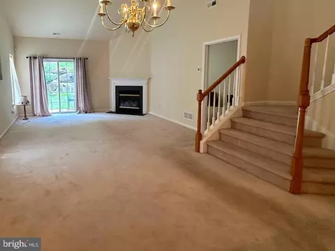 49 Dresner Cir, Ogden, PA 19061 photo 4