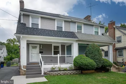 2727 Oakford Rd, Ardmore, PA 19003