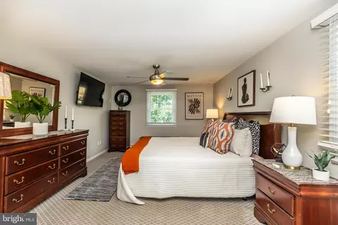 Bedroom - 516 Arbordale Rd, Wayne, PA 19087 photo 2 of 9