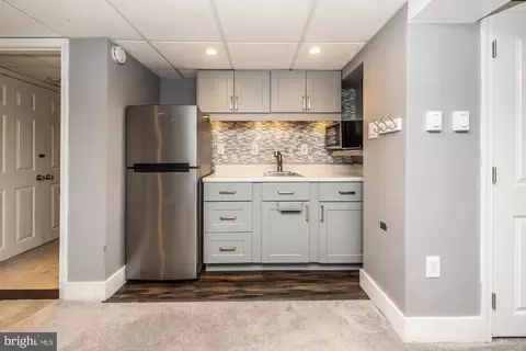 Kitchen - 516 Arbordale Rd, Wayne, PA 19087 photo 4 of 4