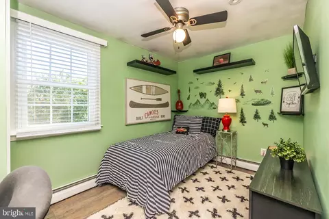 Bedroom - 516 Arbordale Rd, Wayne, PA 19087 photo 7 of 9
