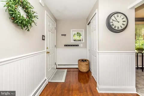 Entry Way - 516 Arbordale Rd, Wayne, PA 19087 photo 2 of 4