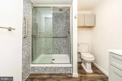 Bath - 516 Arbordale Rd, Wayne, PA 19087 photo 5 of 5