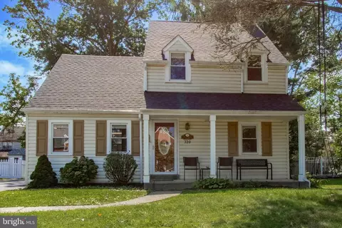 320 Harding Ave, Folsom, PA 19033