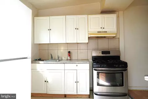 7126 Stockley Rd, Upper Darby, PA 19082 photo 10