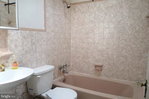 7126 Stockley Rd, Upper Darby, PA 19082 photo 16