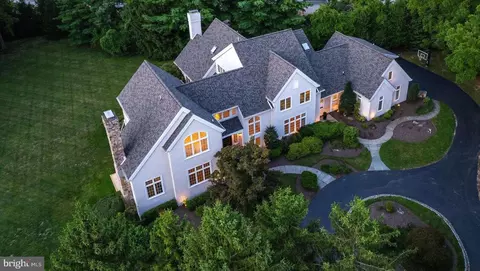 142 Abrahams Ln, Wayne, PA 19087