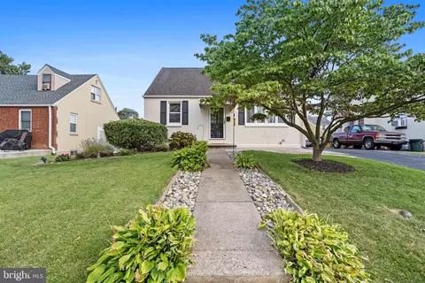 2214 Elder Ave, Morton, PA 19070