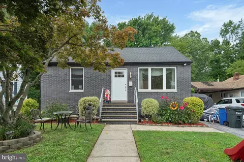 235 W Martin Ln, Norwood, PA 19074