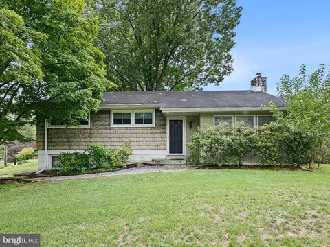 30 War Trophy Ln, Media, PA 19063