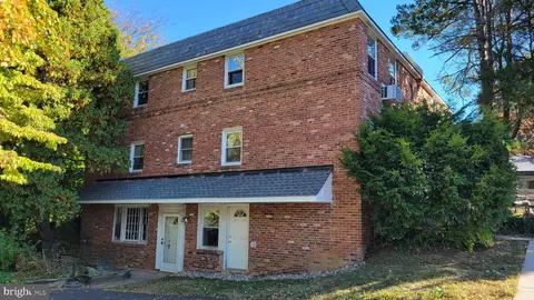 5260 Palmer Mill Rd, Clifton Heights, PA 19018