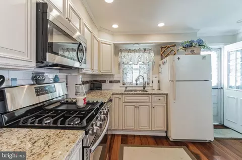 1034 Beeson Ave, Marcus Hook, PA 19061 photo 6