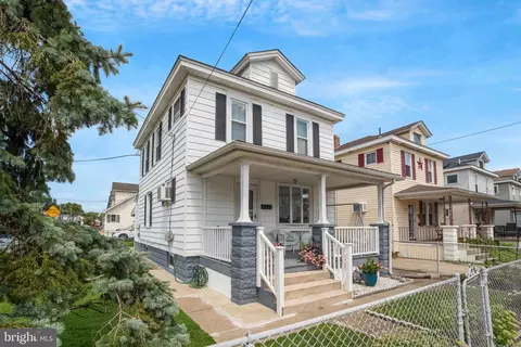 1034 Beeson Ave, Marcus Hook, PA 19061