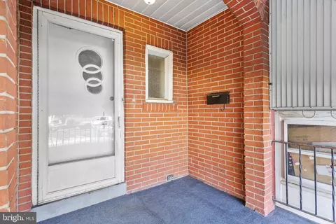 42 Maple St, Marcus Hook, PA 19061 photo 2