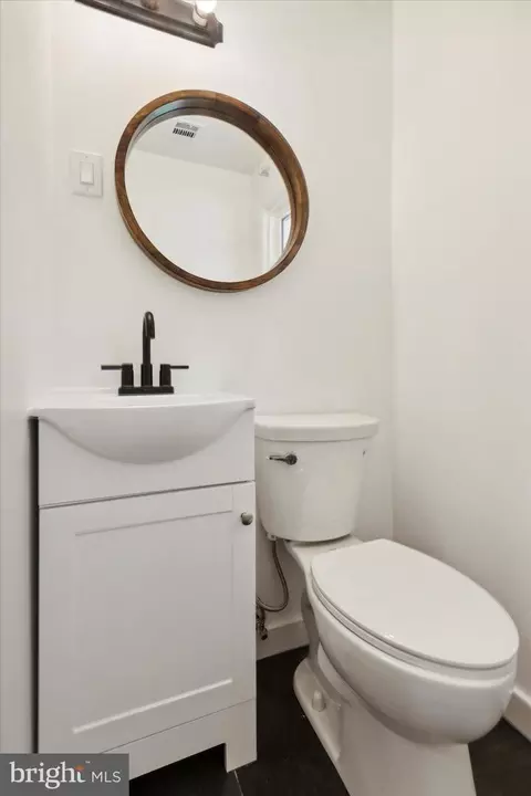 Bath - 313 Hanby Cir, Boothwyn, PA 19061 photo 4 of 4