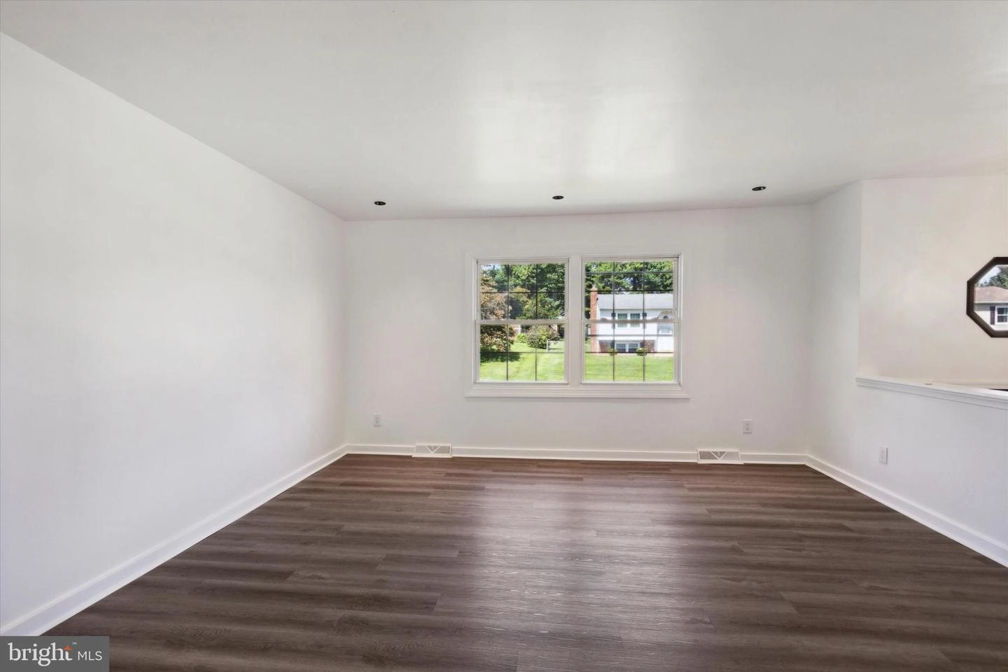 Living - 313 Hanby Cir, Boothwyn, PA 19061 photo 1 of 4