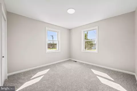 328 E Rdg, Marcus Hook, PA 19061 photo 9
