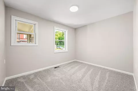 328 E Rdg, Marcus Hook, PA 19061 photo 10