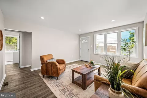 328 E Rdg, Marcus Hook, PA 19061 photo 4