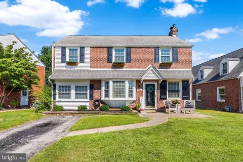 232 Wendover Dr, Havertown, PA 19083