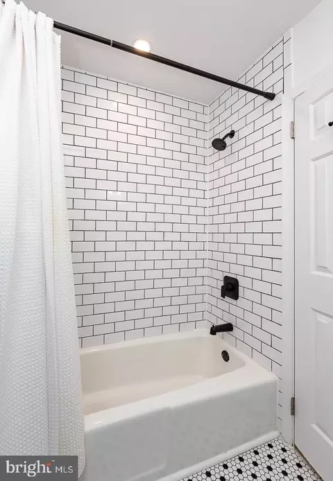 Bath - 1 Lisa Way #13A, Wayne, PA 19087 photo 3 of 3