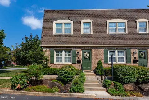 1 Lisa Way #13A, Wayne, PA 19087
