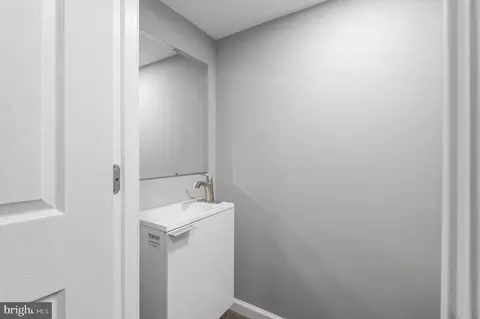 Entry Way - 7 Harvin Rd, Upper Darby, PA 19082 photo 11 of 11