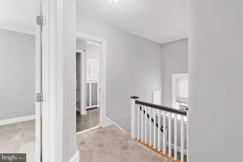 Entry Way - 7 Harvin Rd, Upper Darby, PA 19082 photo 4 of 11