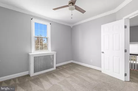 Entry Way - 7 Harvin Rd, Upper Darby, PA 19082 photo 5 of 11
