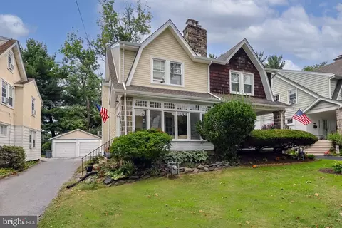 608 Country Club Ln, Havertown, PA 19083