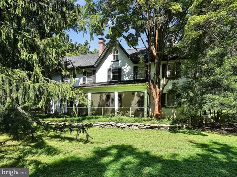 3901 Gradyville Rd, Newtown Square, PA 19073