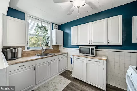 Kitchen - 112 Academy Ln, Upper Darby, PA 19082 photo 1 of 2