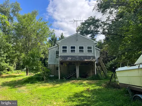 4463 Garnet Mine Rd, Boothwyn, PA 19061 photo 2