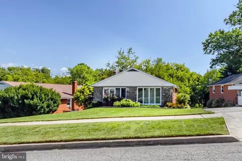 1733 Green Valley Rd, Havertown, PA 19083
