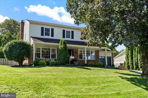1736 Sue Ellen Dr, Havertown, PA 19083