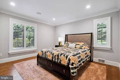 Bedroom - 302 Valley Pl, Wayne, PA 19087 photo 6 of 10