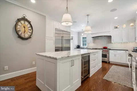 Kitchen - 302 Valley Pl, Wayne, PA 19087 photo 3 of 7